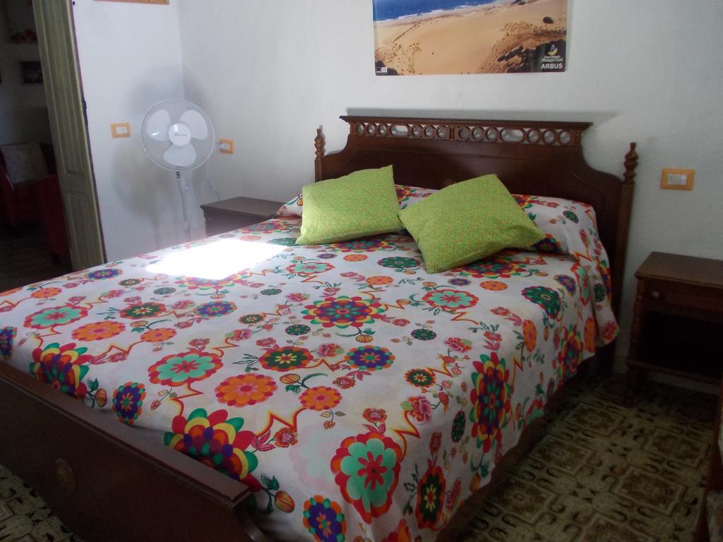 לינה וארוחת בוקר Zeddiani Sardinia Eco Vegan House מראה חיצוני תמונה